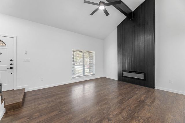 2506 Holt Road, Arlington, TX 76006