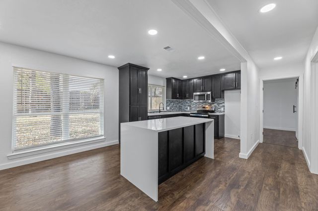 2506 Holt Road, Arlington, TX 76006