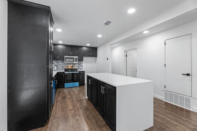 2506 Holt Road, Arlington, TX 76006