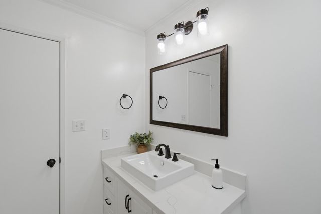 16 Lorton Avenue 3, Burlingame, CA 94010