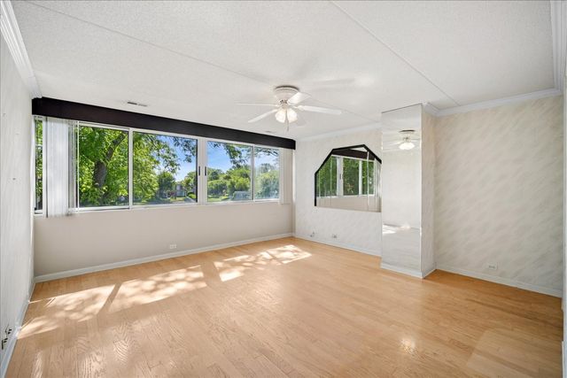 137 Avon Road, Northbrook, IL 60062