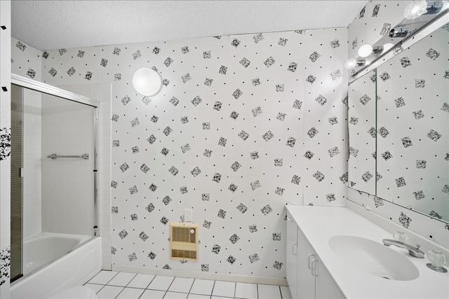 137 Avon Road, Northbrook, IL 60062