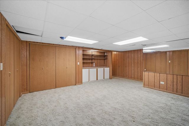 137 Avon Road, Northbrook, IL 60062