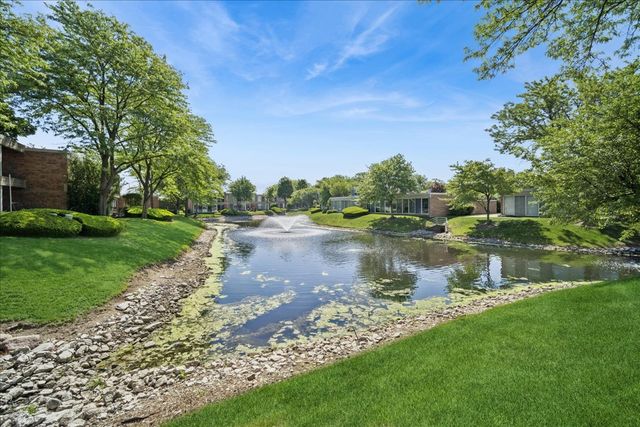 137 Avon Road, Northbrook, IL 60062