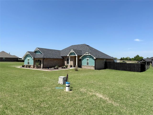 2320 Dixie Drive, Blanchard, OK 73010
