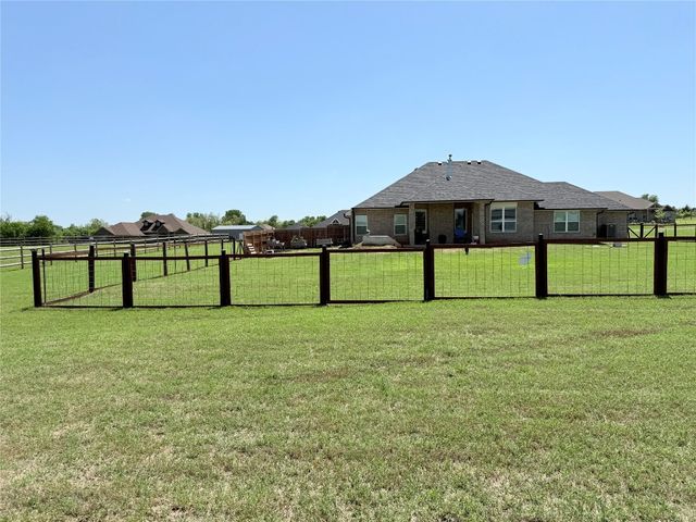 2320 Dixie Drive, Blanchard, OK 73010