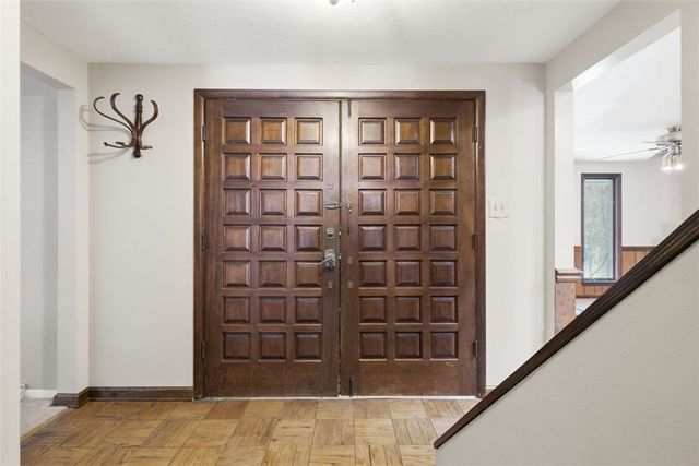 21 W Hillcrest Rd, Nottingham, PA 15330