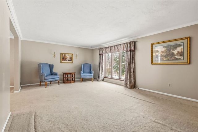 21 W Hillcrest Rd, Nottingham, PA 15330