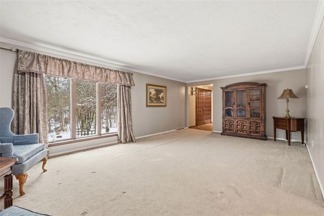 21 W Hillcrest Rd, Nottingham, PA 15330