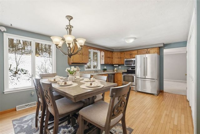 21 W Hillcrest Rd, Nottingham, PA 15330