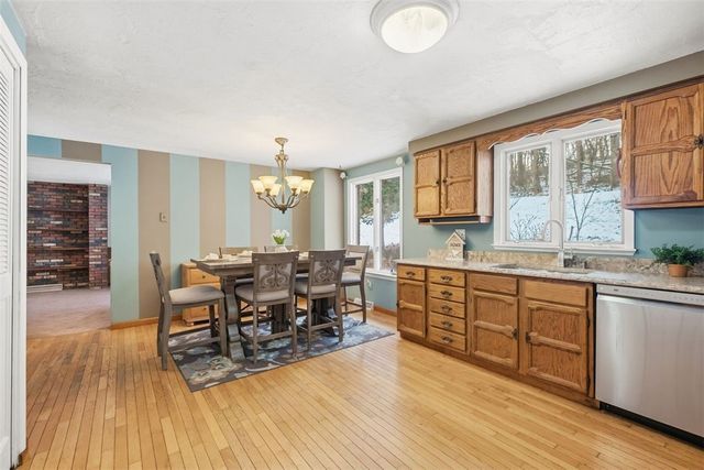 21 W Hillcrest Rd, Nottingham, PA 15330