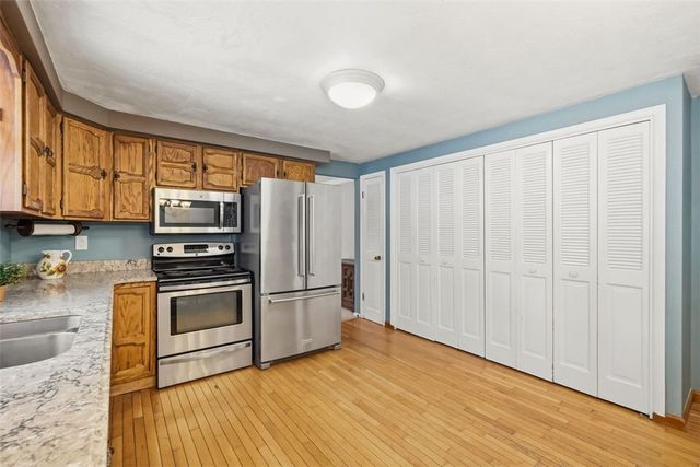 21 W Hillcrest Rd, Nottingham, PA 15330