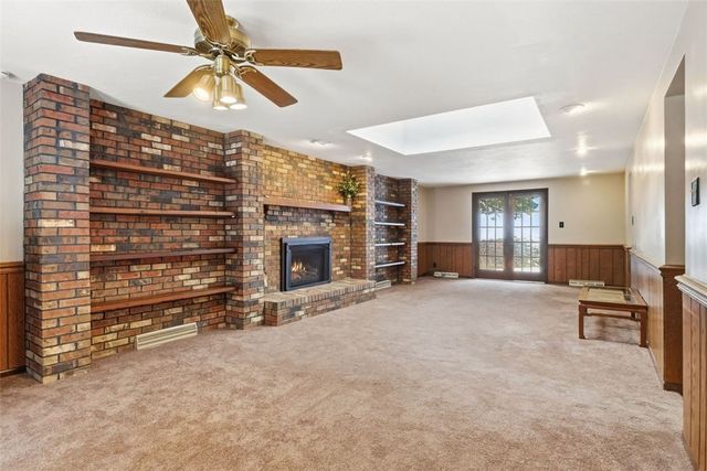 21 W Hillcrest Rd, Nottingham, PA 15330