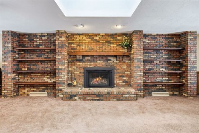 21 W Hillcrest Rd, Nottingham, PA 15330