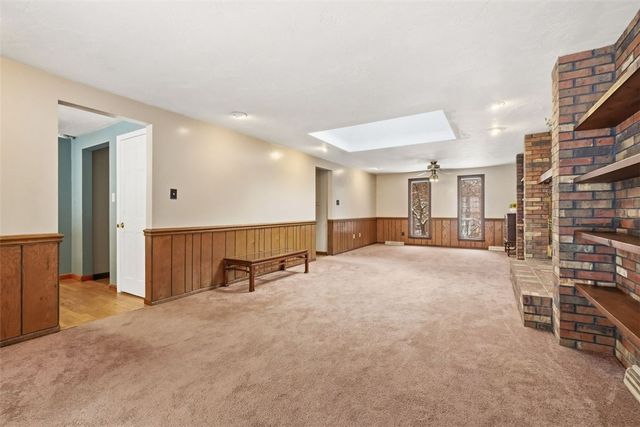 21 W Hillcrest Rd, Nottingham, PA 15330