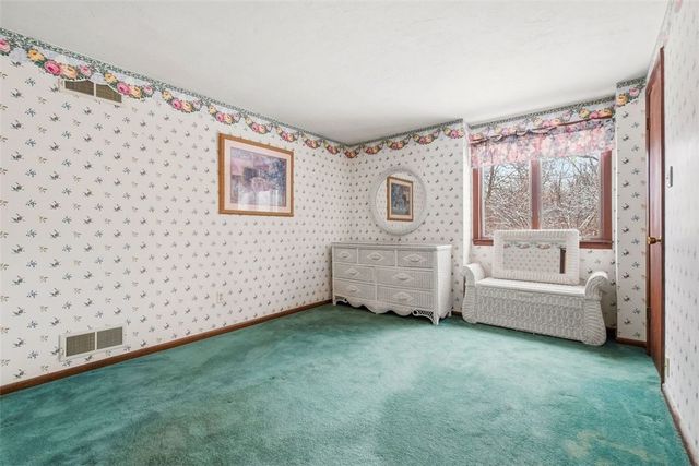 21 W Hillcrest Rd, Nottingham, PA 15330