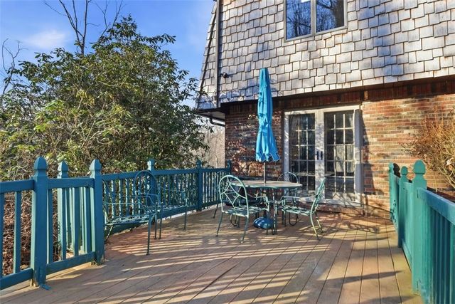 21 W Hillcrest Rd, Nottingham, PA 15330