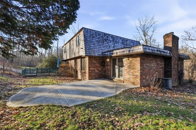 21 W Hillcrest Rd, Nottingham, PA 15330