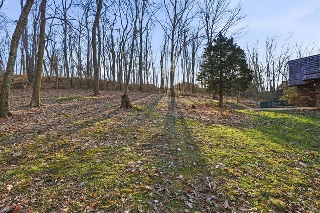 21 W Hillcrest Rd, Nottingham, PA 15330