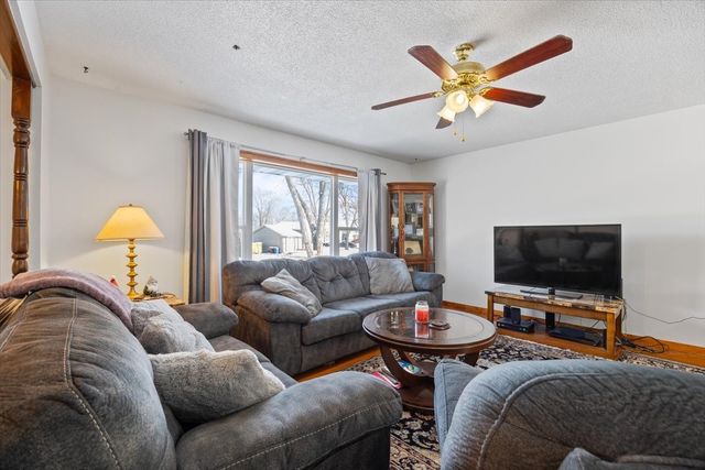 3244 SE 20th Street, Des Moines, IA 50320