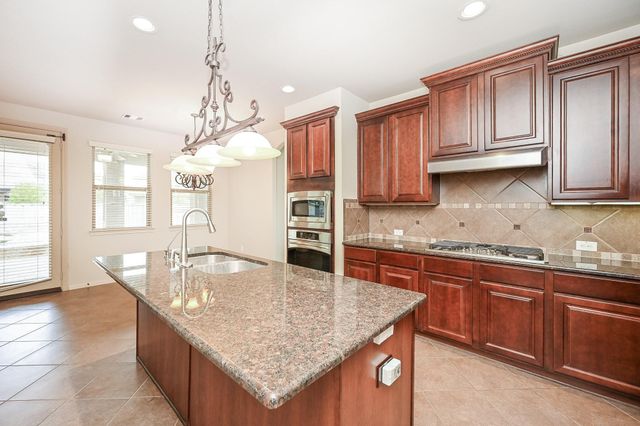 19 Sandwell Place, Spring, TX 77389