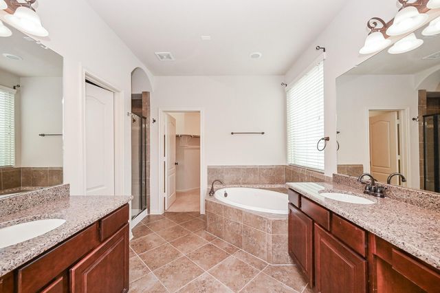 19 Sandwell Place, Spring, TX 77389