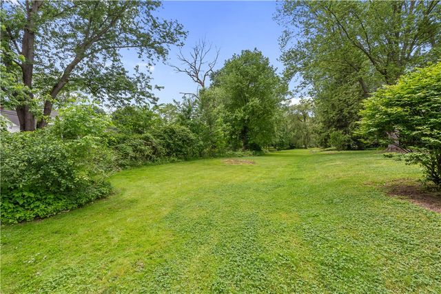 20 Paddington Drive, Gates, NY 14624