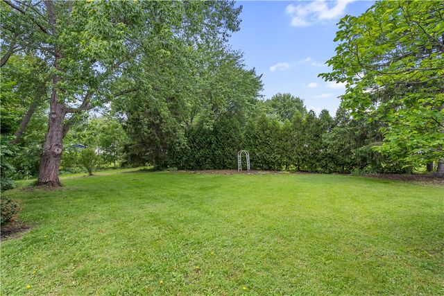 20 Paddington Drive, Gates, NY 14624