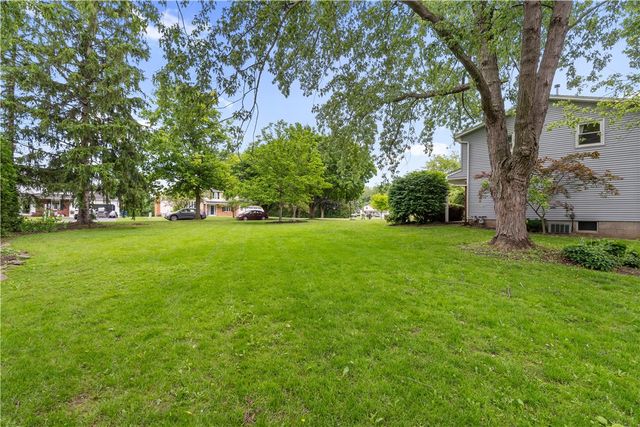 20 Paddington Drive, Gates, NY 14624