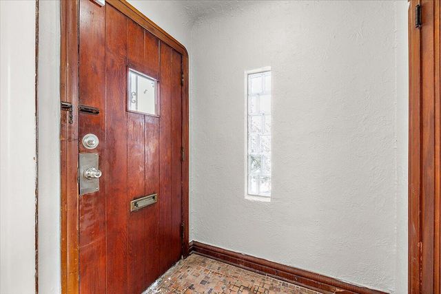 4605 Devonshire Road, Detroit, MI 48224