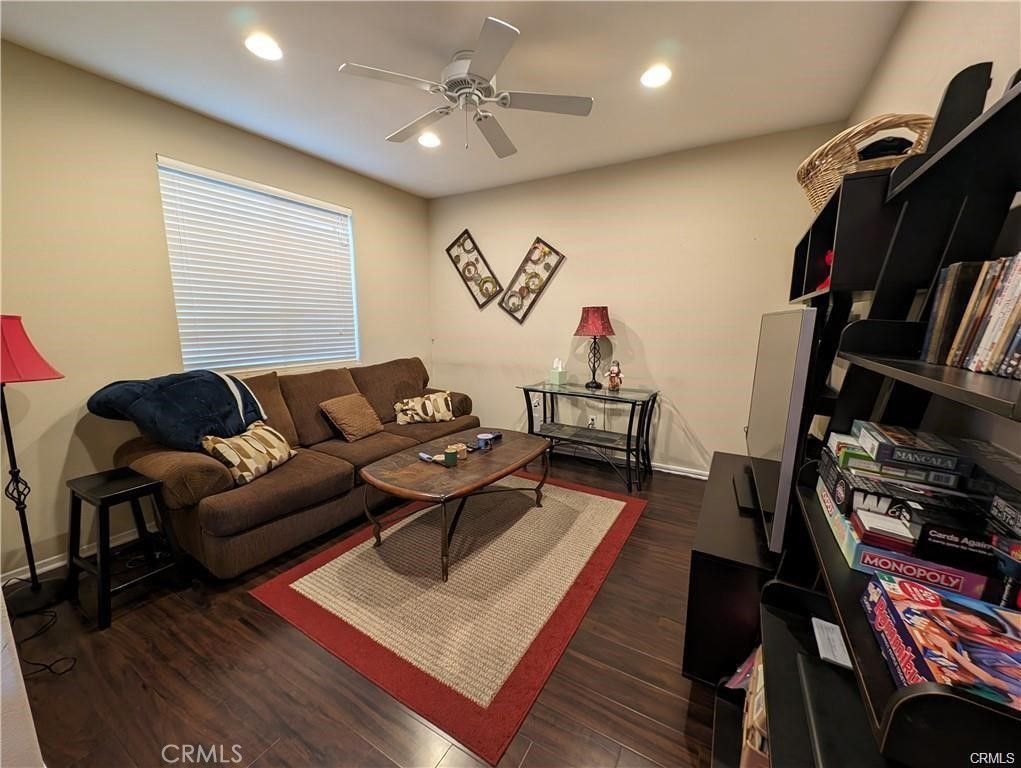 Image 7 of property listing at 27976 Trillium Lane, Valencia, CA 91354