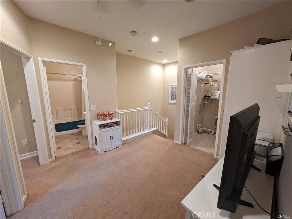 Image 9 of property listing at 27976 Trillium Lane, Valencia, CA 91354