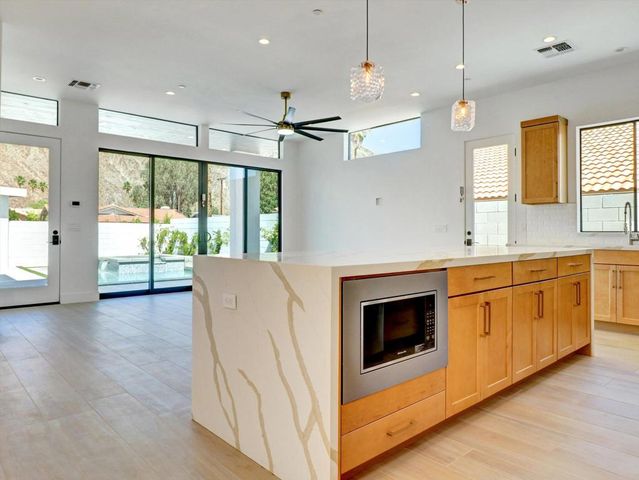 52120 Avenida Alvarado, La Quinta, CA 92253