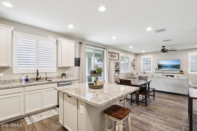 2041 E WISTERIA Drive, Chandler, AZ 85286