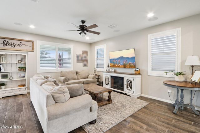 2041 E WISTERIA Drive, Chandler, AZ 85286