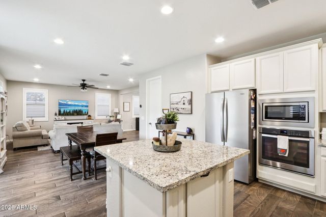 2041 E WISTERIA Drive, Chandler, AZ 85286