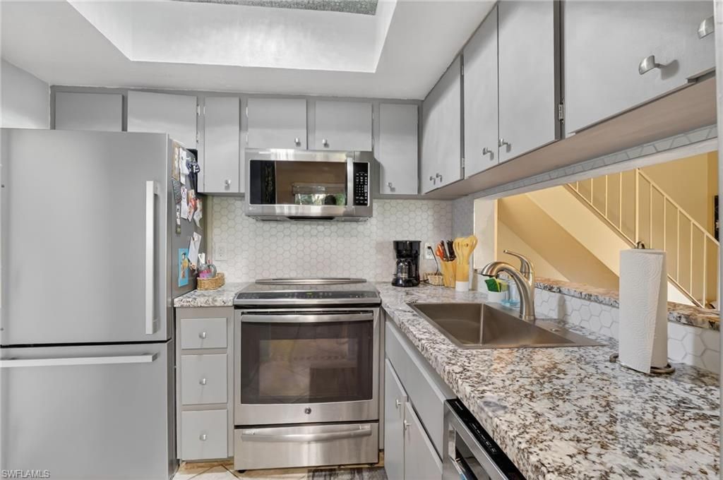3309 Prince Edward Island CIR 2, FORT MYERS, FL 33907 — photo 4