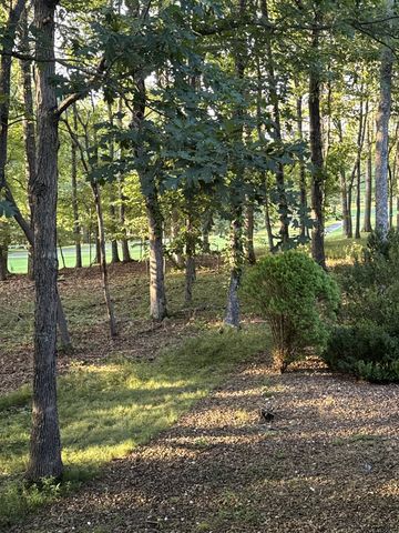 126 Rolling Green Dr, Crossville, TN 38558