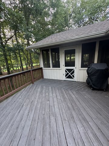 126 Rolling Green Dr, Crossville, TN 38558