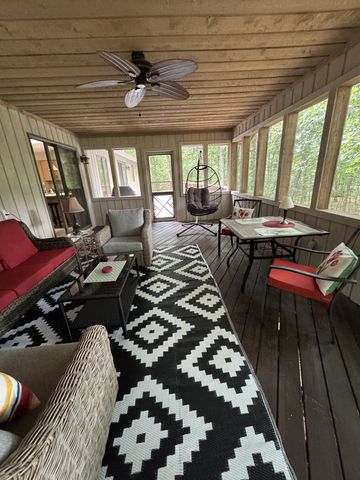126 Rolling Green Dr, Crossville, TN 38558