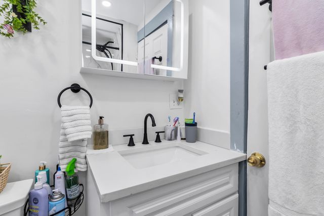 10 Millville Street, Salem, NH 03079