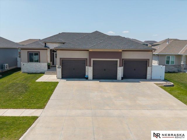 3043 N 95th Street, Lincoln, NE 68507