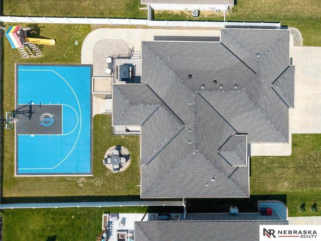 3043 N 95th Street, Lincoln, NE 68507