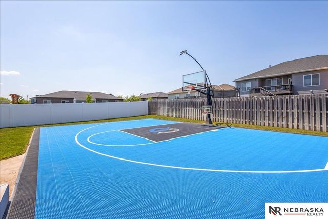 3043 N 95th Street, Lincoln, NE 68507