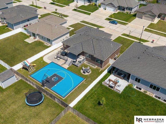 3043 N 95th Street, Lincoln, NE 68507