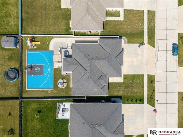 3043 N 95th Street, Lincoln, NE 68507