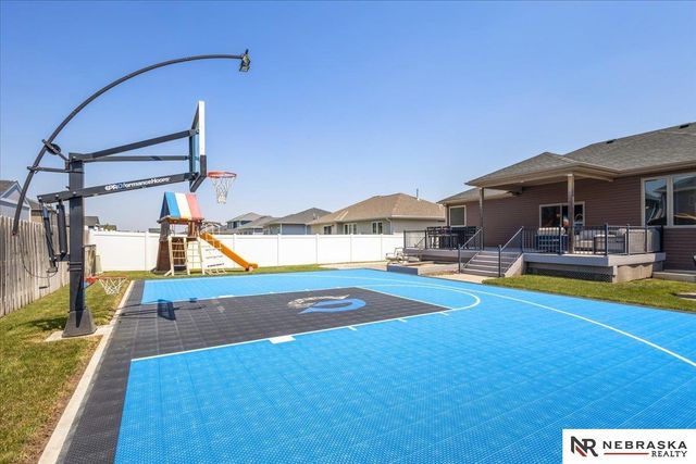 3043 N 95th Street, Lincoln, NE 68507