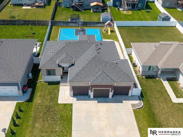 3043 N 95th Street, Lincoln, NE 68507