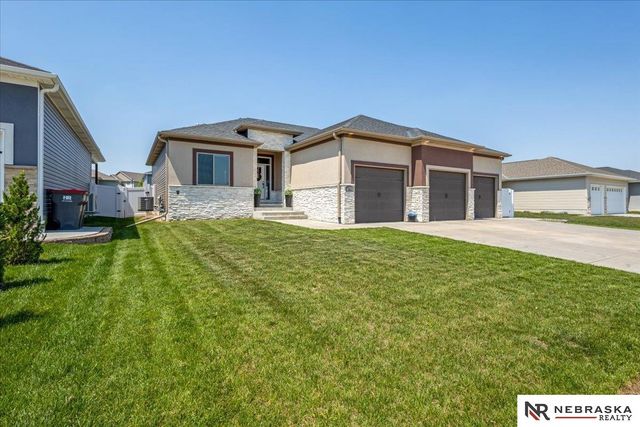 3043 N 95th Street, Lincoln, NE 68507