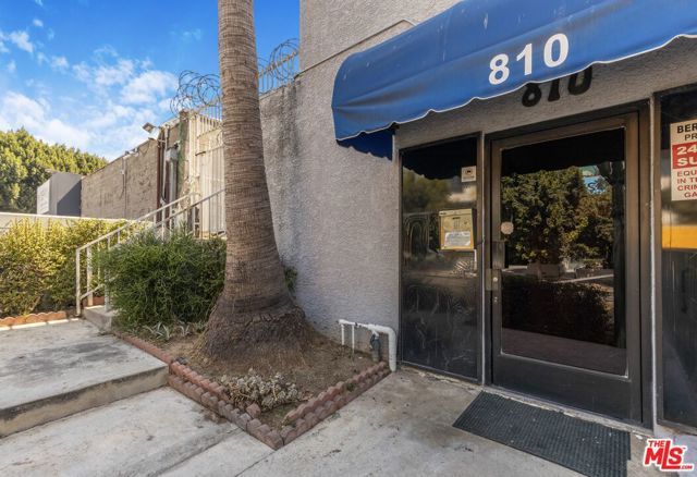 810 S Berendo Street, Los Angeles, CA 90005